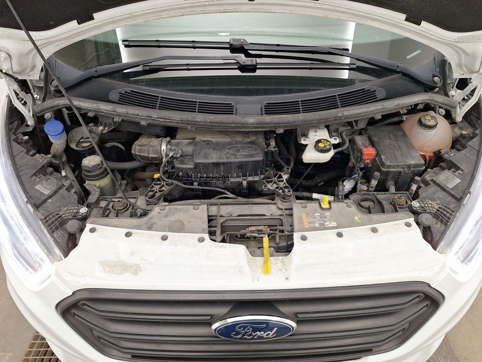 Fahrzeugabbildung Ford Transit Custom DOKA Kasten 300 L1 Trend 6-Sitzer