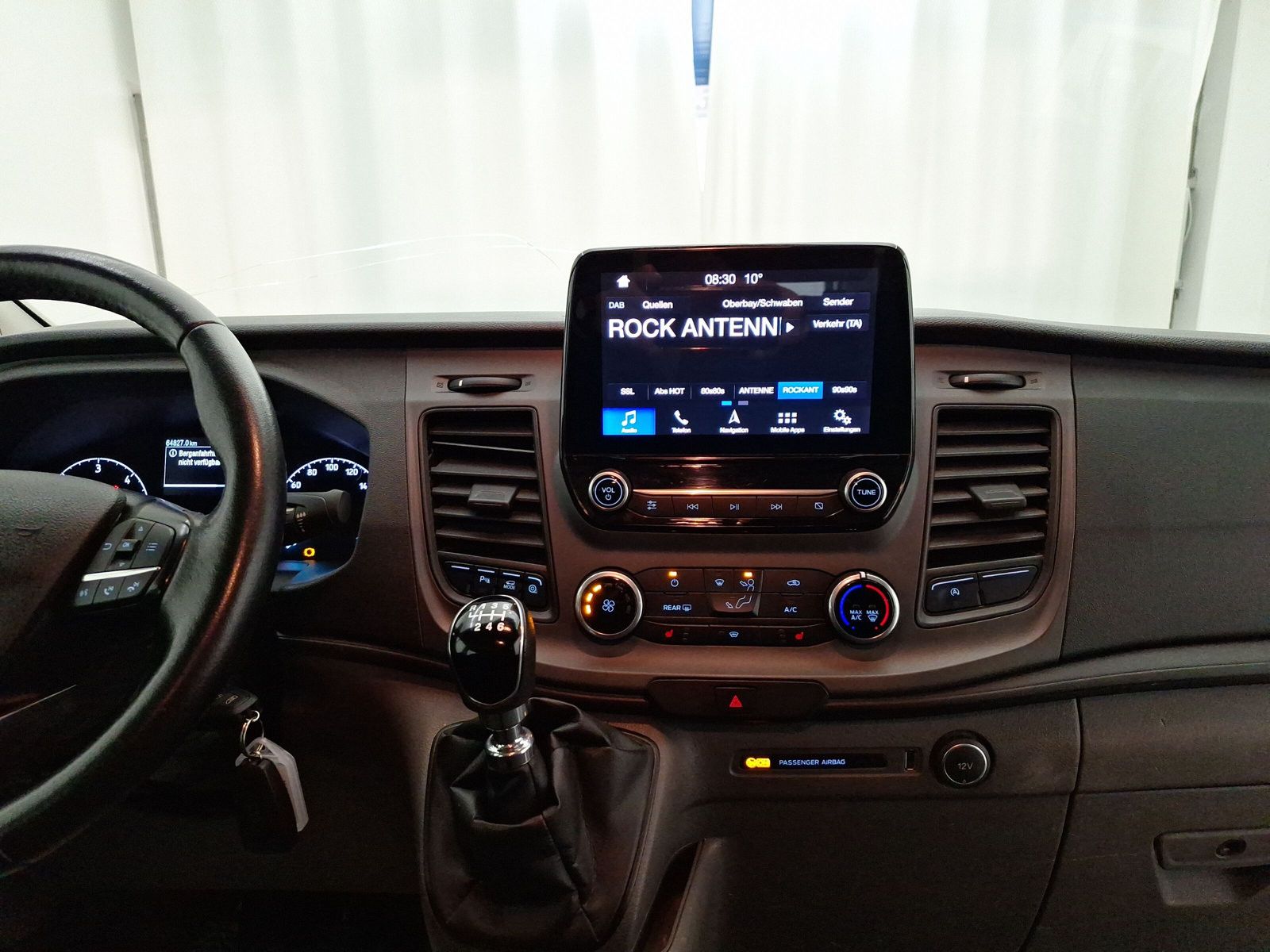 Fahrzeugabbildung Ford Transit Custom Kombi 340 L2 Trend 9-Sitzer Navi