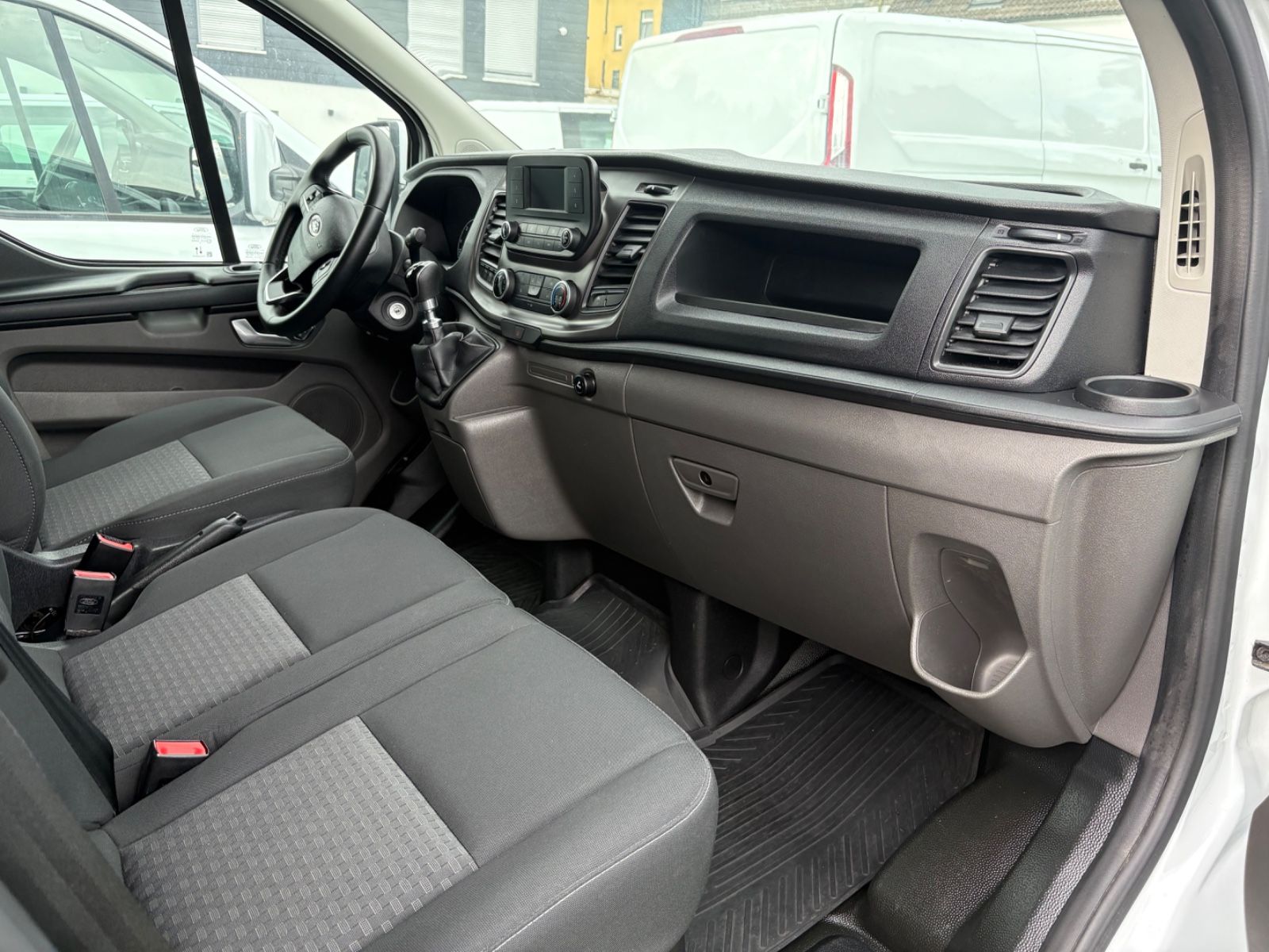Fahrzeugabbildung Ford Transit Custom Kasten L2 Trend Rückfahrkamera