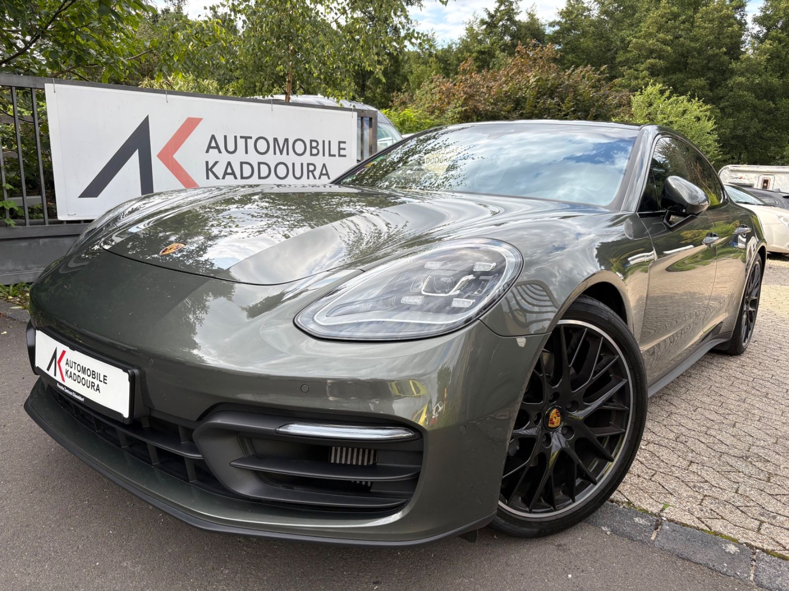 Porsche Panamera 4 Platinum Edition AHK PANO Vierradlenk