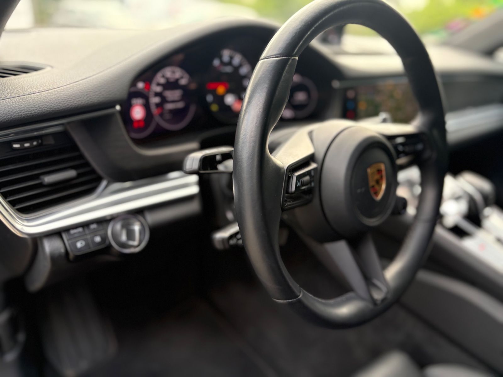 Fahrzeugabbildung Porsche Panamera 4 Platinum Edition AHK PANO Vierradlenk