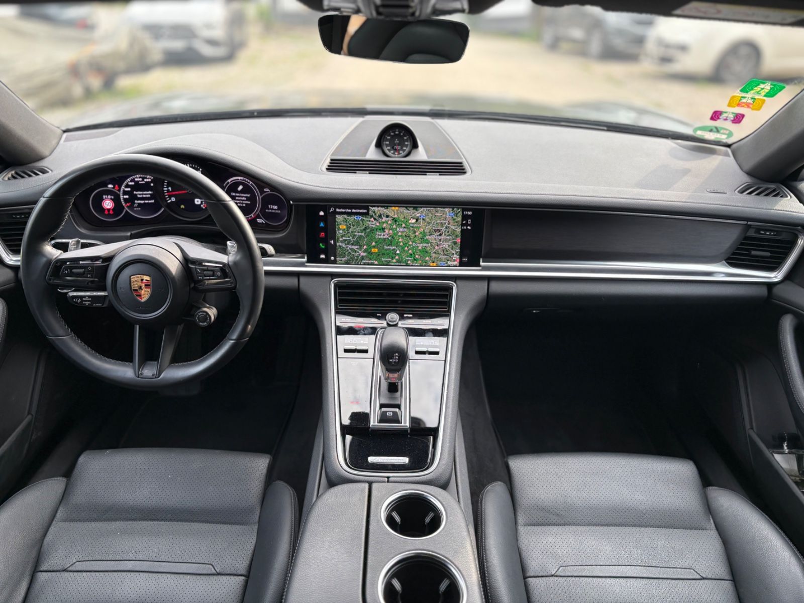 Fahrzeugabbildung Porsche Panamera 4 Platinum Edition AHK PANO Vierradlenk