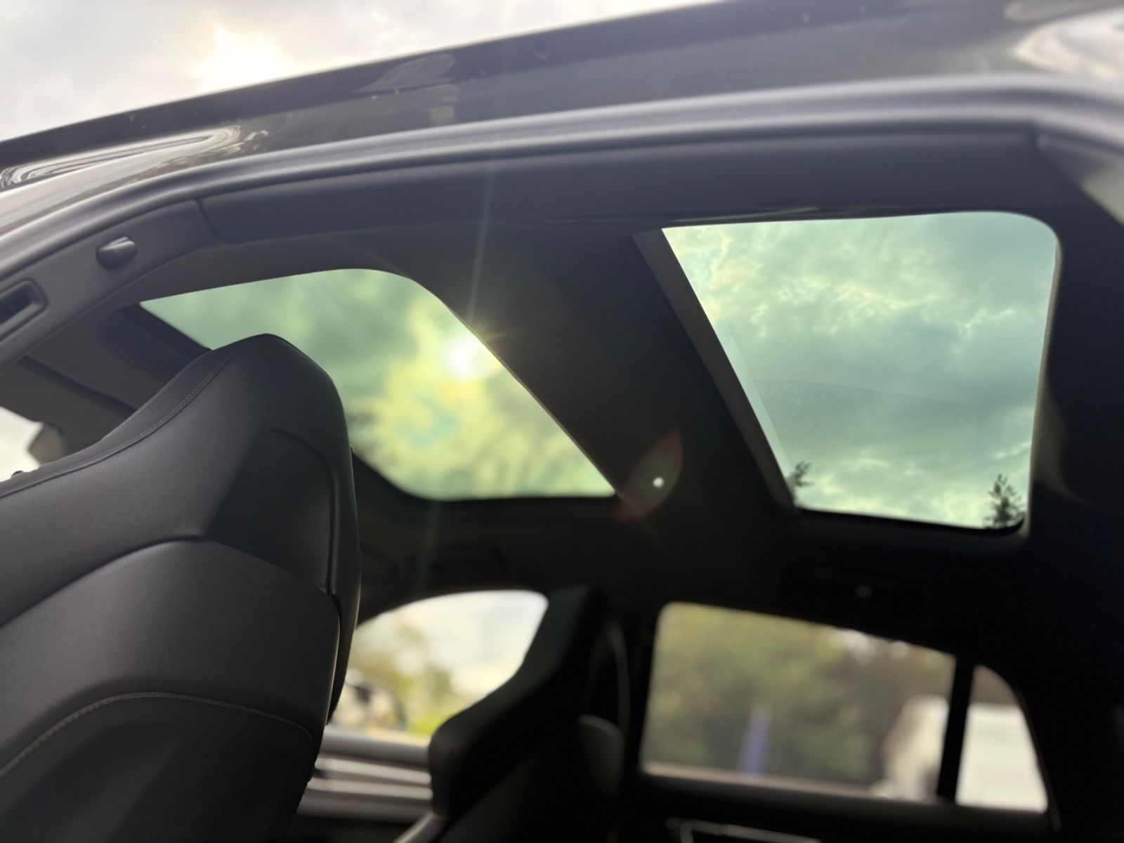 Fahrzeugabbildung Porsche Panamera 4 Platinum Edition AHK PANO Vierradlenk