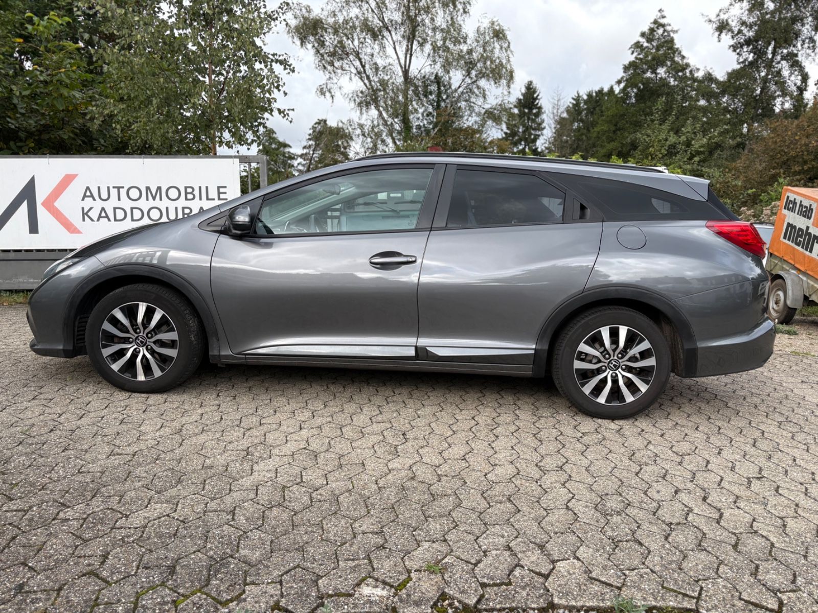 Fahrzeugabbildung Honda Civic Tourer Comfort sehr sauber Vollscheckheft