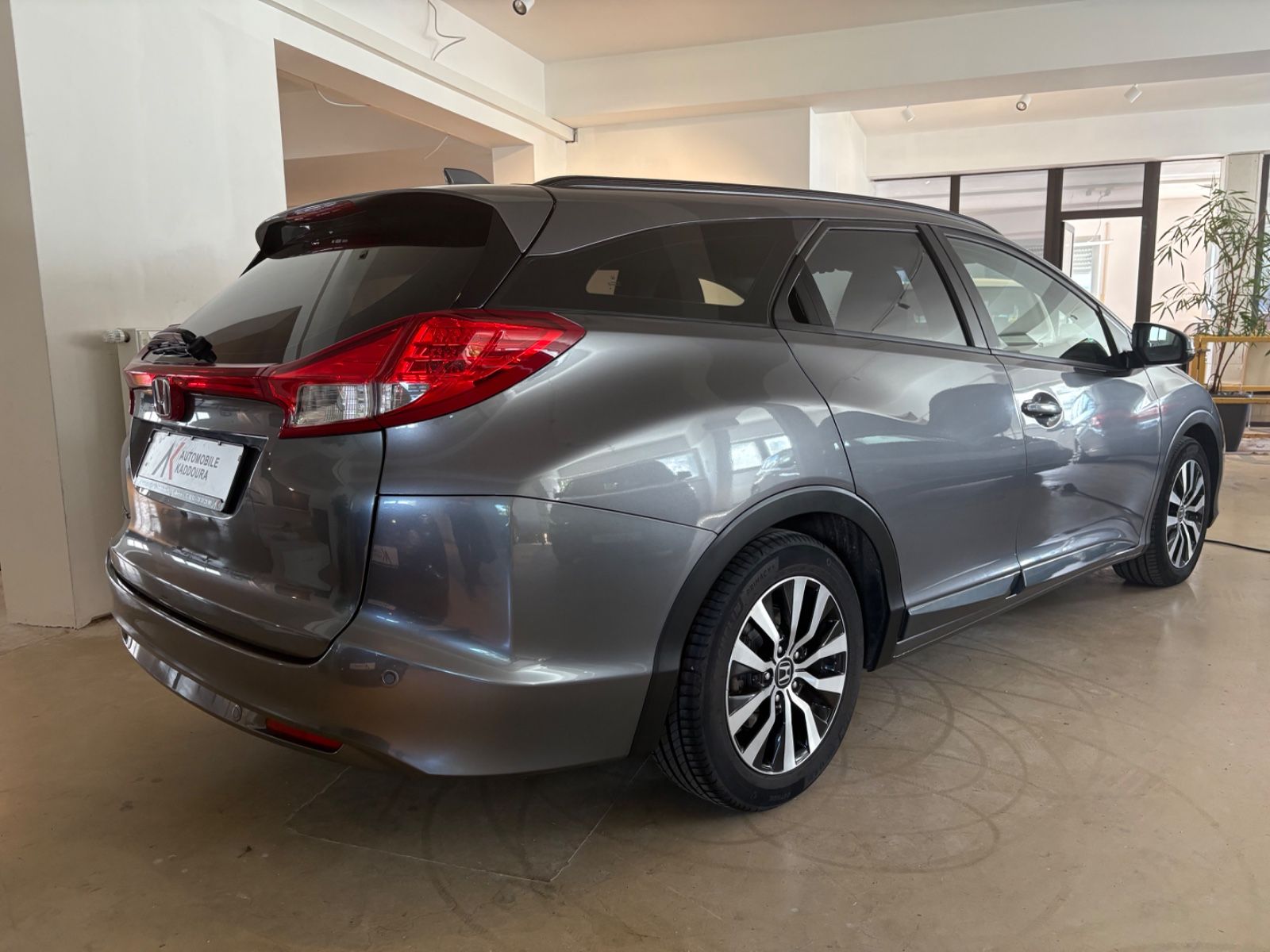 Fahrzeugabbildung Honda Civic Tourer Comfort sehr sauber Vollscheckheft