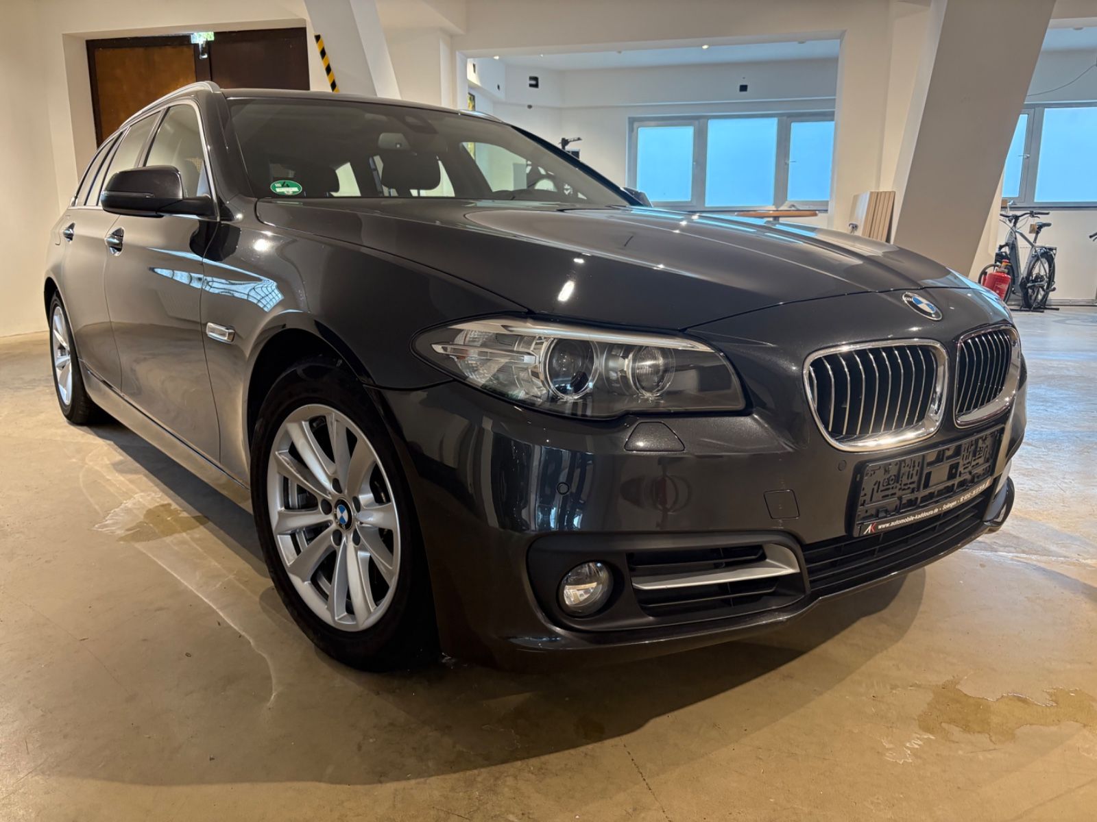Fahrzeugabbildung BMW 525d Touring Leder Navi Xenon