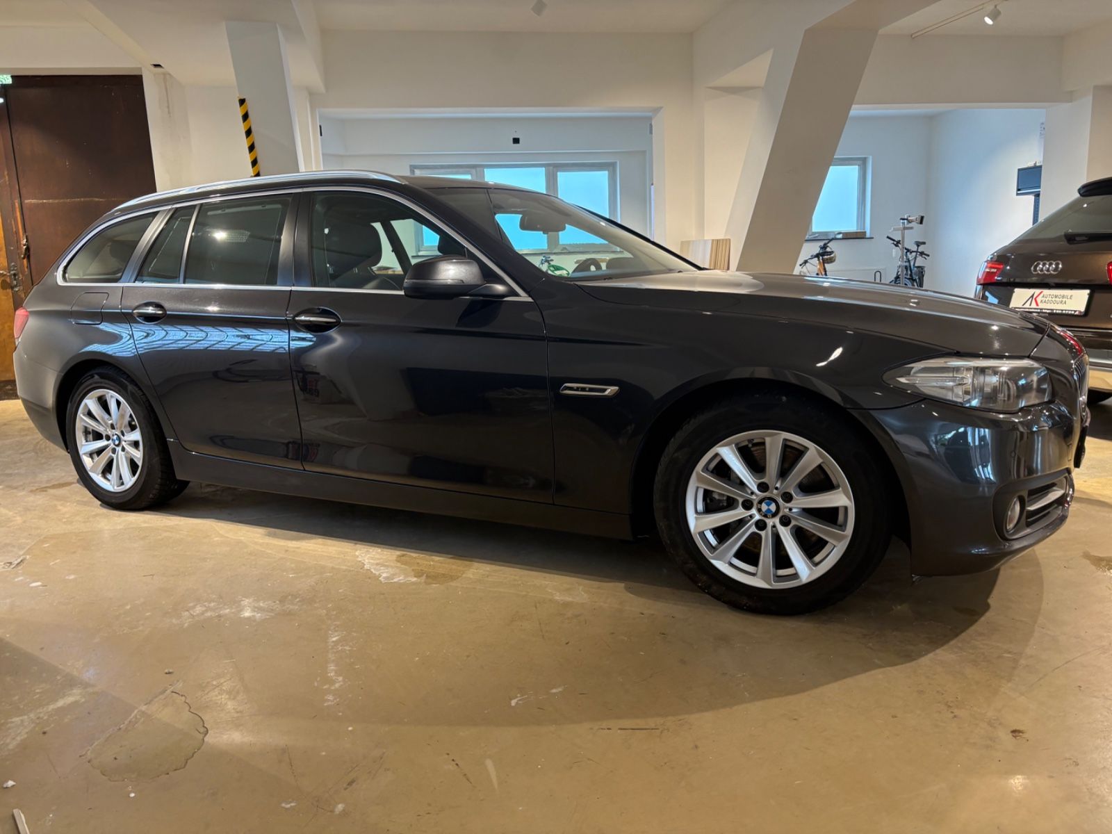 Fahrzeugabbildung BMW 525d Touring Leder Navi Xenon