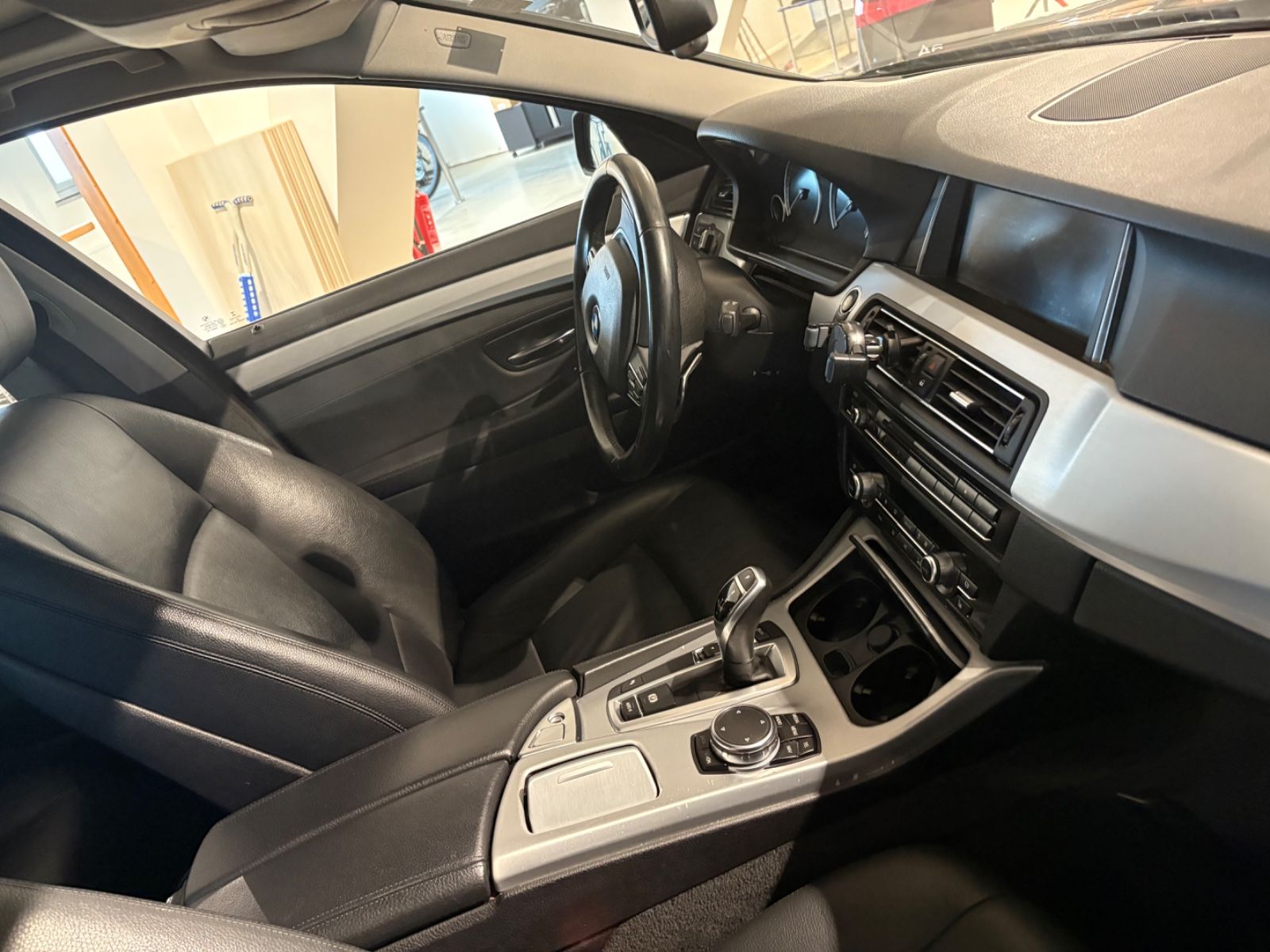 Fahrzeugabbildung BMW 525d Touring Leder Navi Xenon