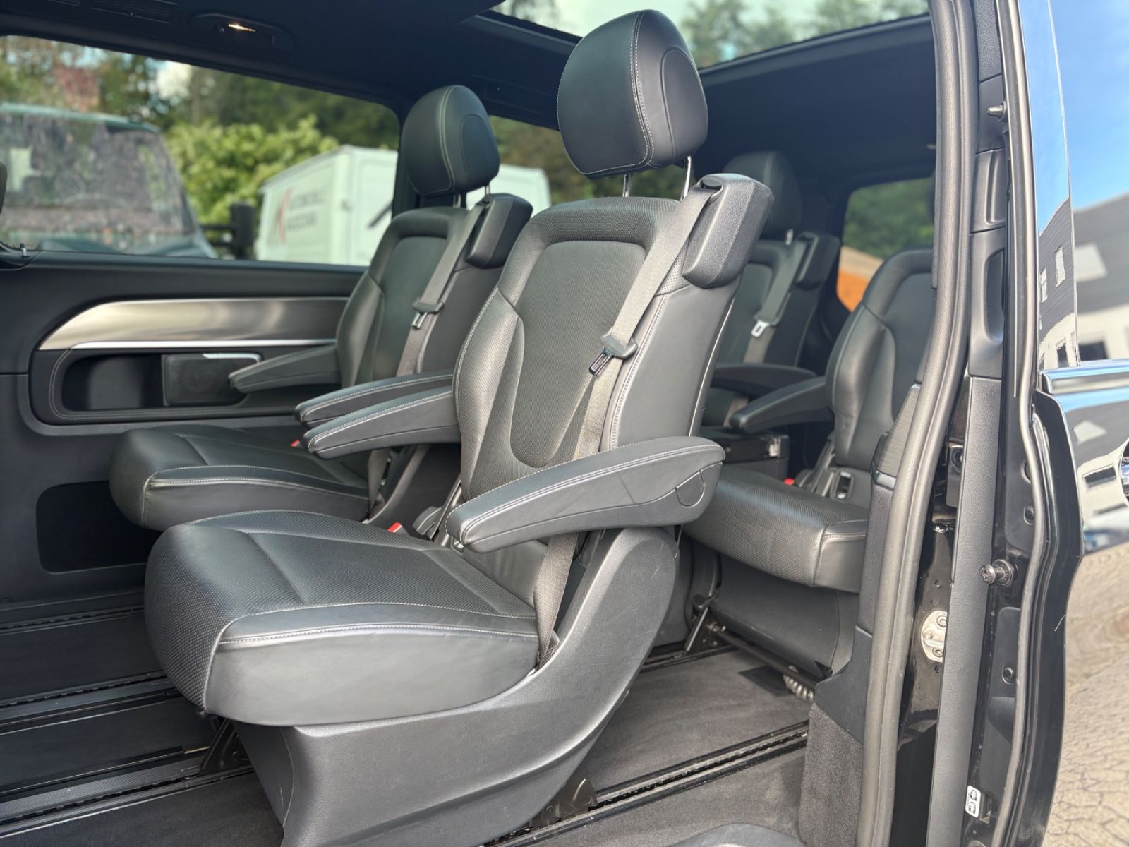 Fahrzeugabbildung Mercedes-Benz V 250 d EXCLUSIVE EDITION 4MATIC