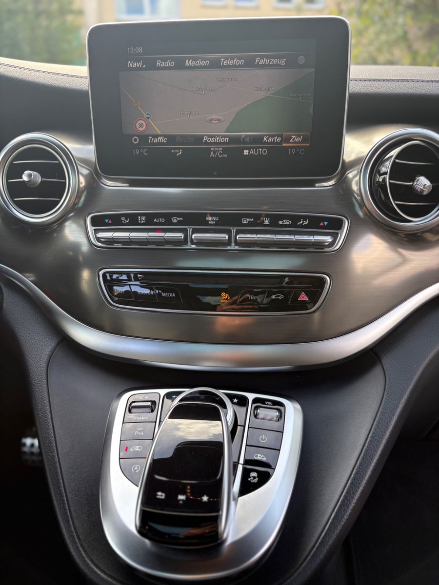 Fahrzeugabbildung Mercedes-Benz V 250 d EXCLUSIVE EDITION 4MATIC
