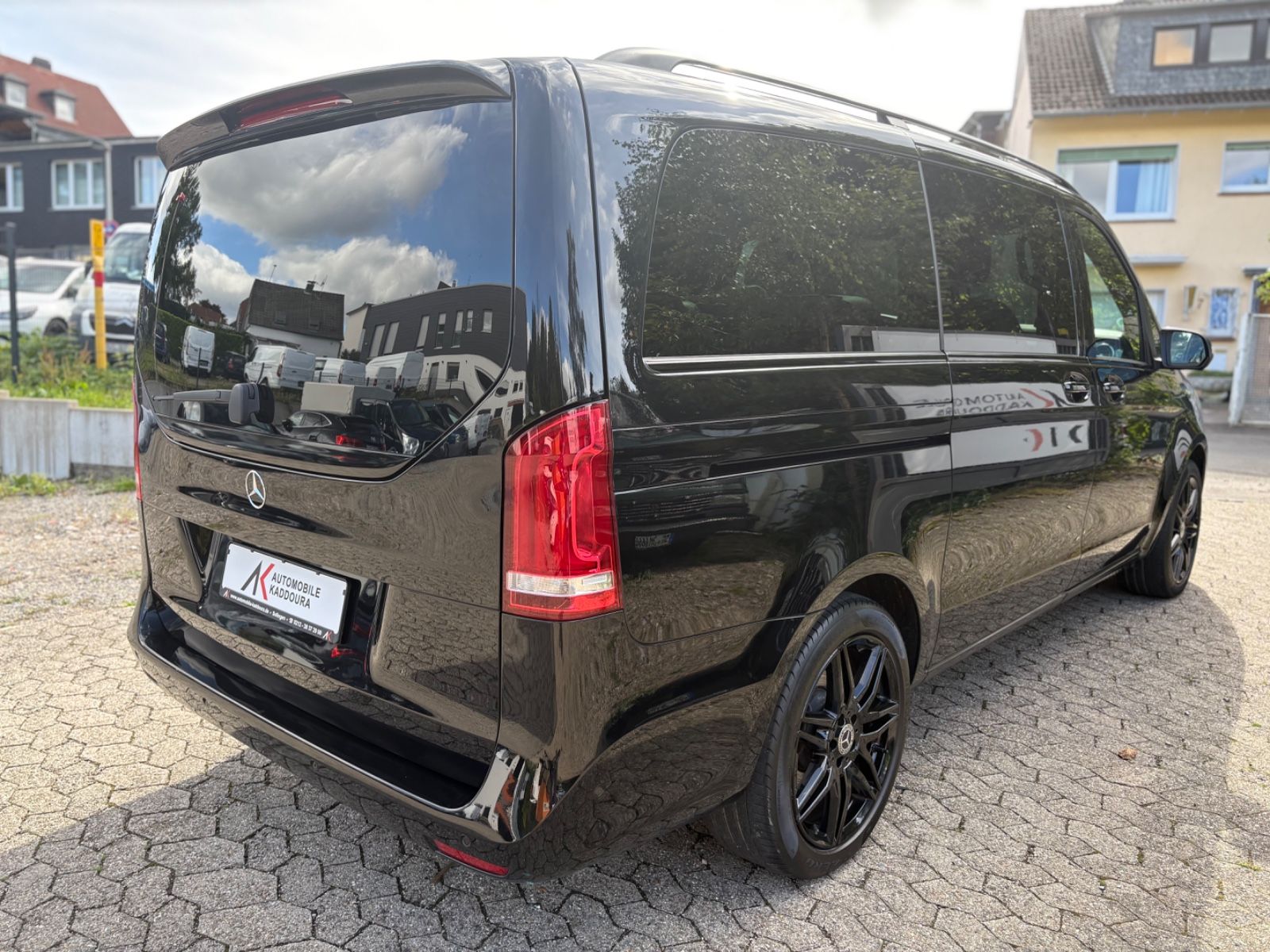 Fahrzeugabbildung Mercedes-Benz V 250 d EXCLUSIVE EDITION 4MATIC