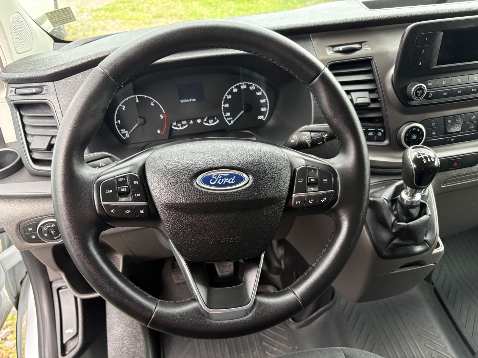 Fahrzeugabbildung Ford Transit Custom Kasten L2 Trend Rückfahrkamera