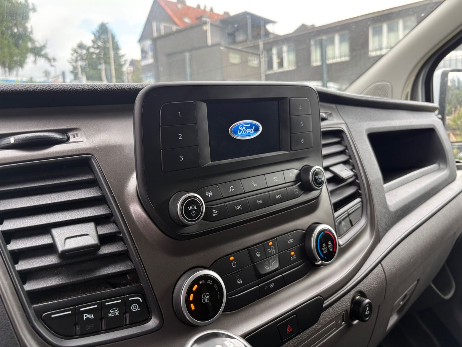 Fahrzeugabbildung Ford Transit Custom Kasten L2 Trend Rückfahrkamera