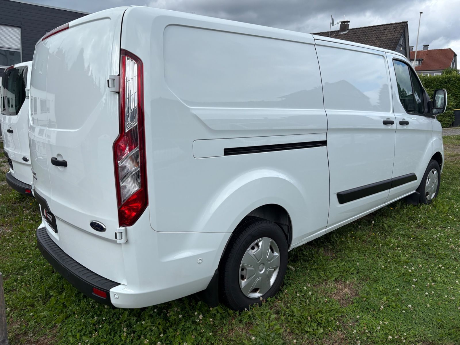 Fahrzeugabbildung Ford Transit Custom Kasten L2 Trend Rückfahrkamera