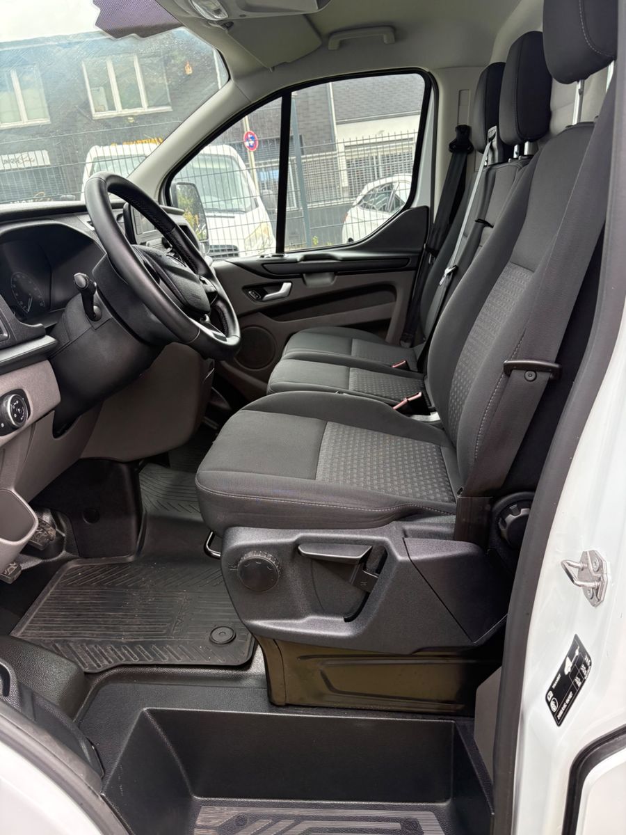 Fahrzeugabbildung Ford Transit Custom Kasten L2 Trend Rückfahrkamera