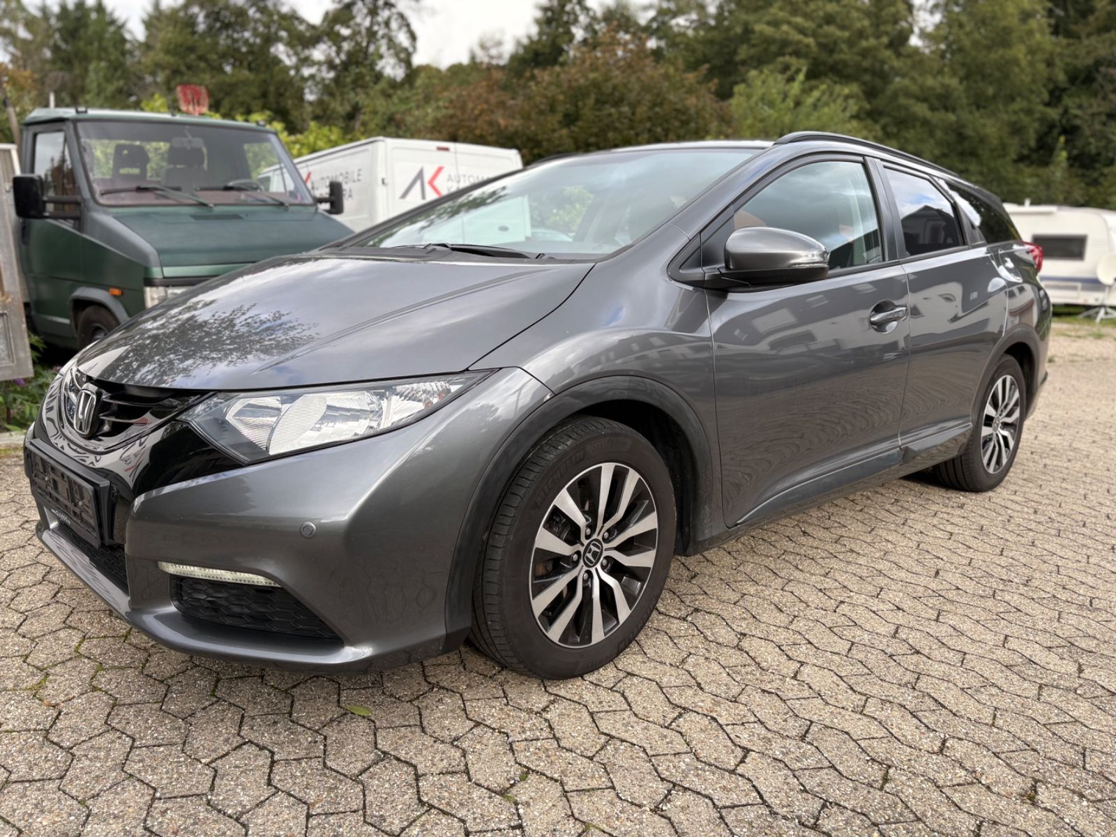 Fahrzeugabbildung Honda Civic Tourer Comfort sehr sauber Vollscheckheft