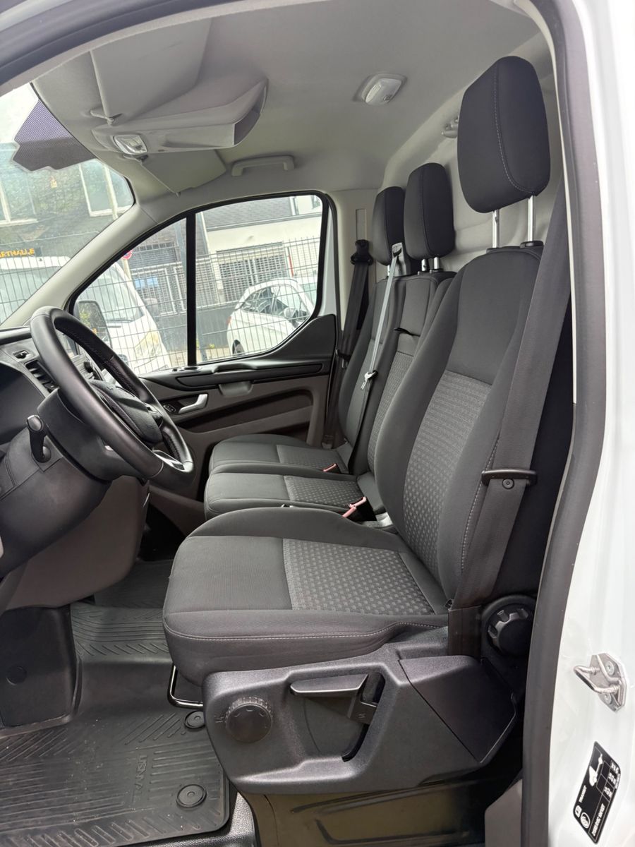 Fahrzeugabbildung Ford Transit Custom Kasten L2 Trend Rückfahrkamera