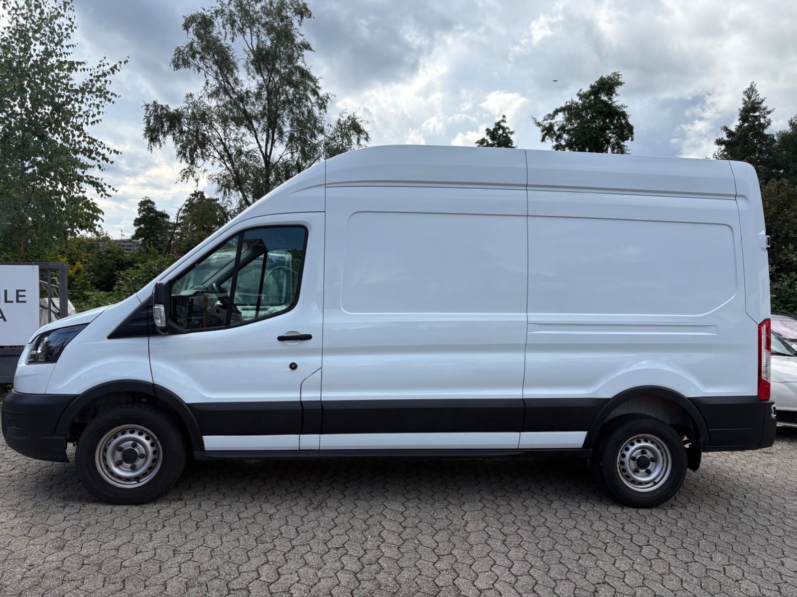 Fahrzeugabbildung Ford Transit Kasten 350 L3 Trend