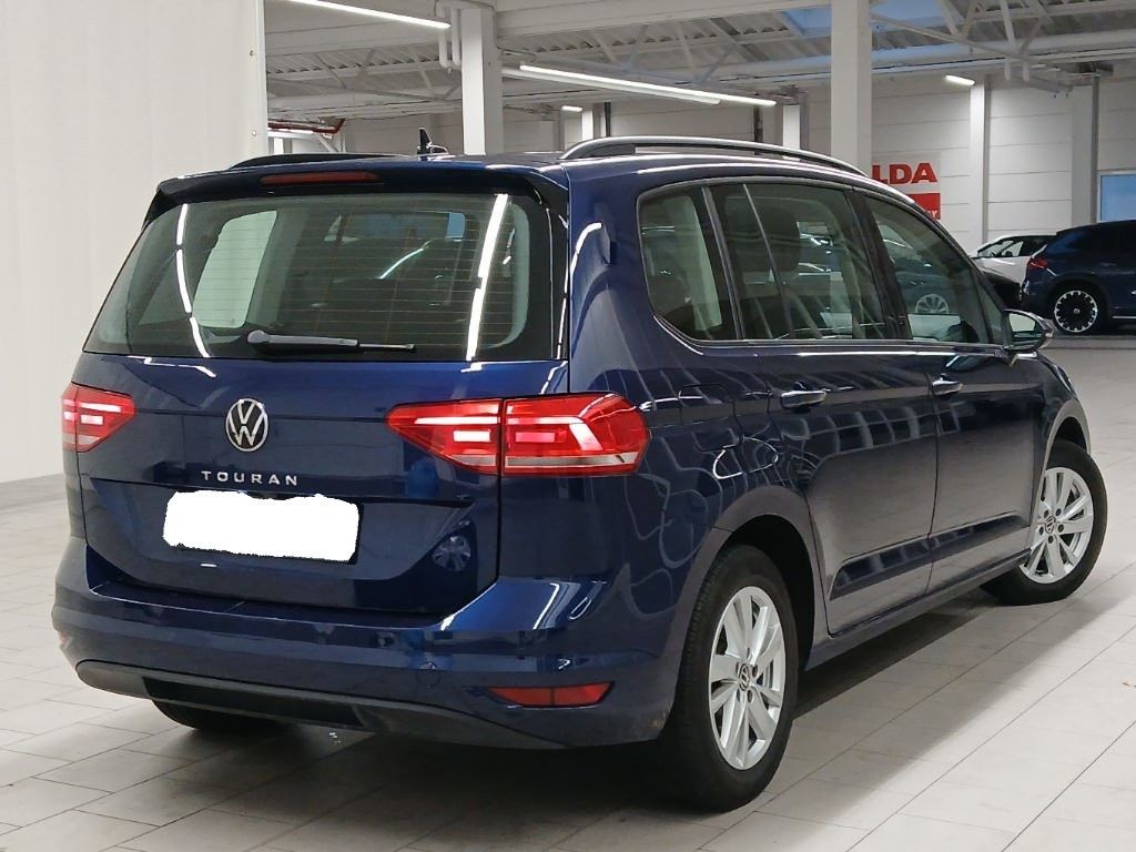 Fahrzeugabbildung Volkswagen Touran Comfortline Panorama Kamera AHK ACC 7Sitz