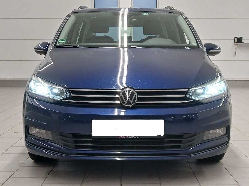 Fahrzeugabbildung Volkswagen Touran Comfortline Panorama Kamera AHK ACC 7Sitz