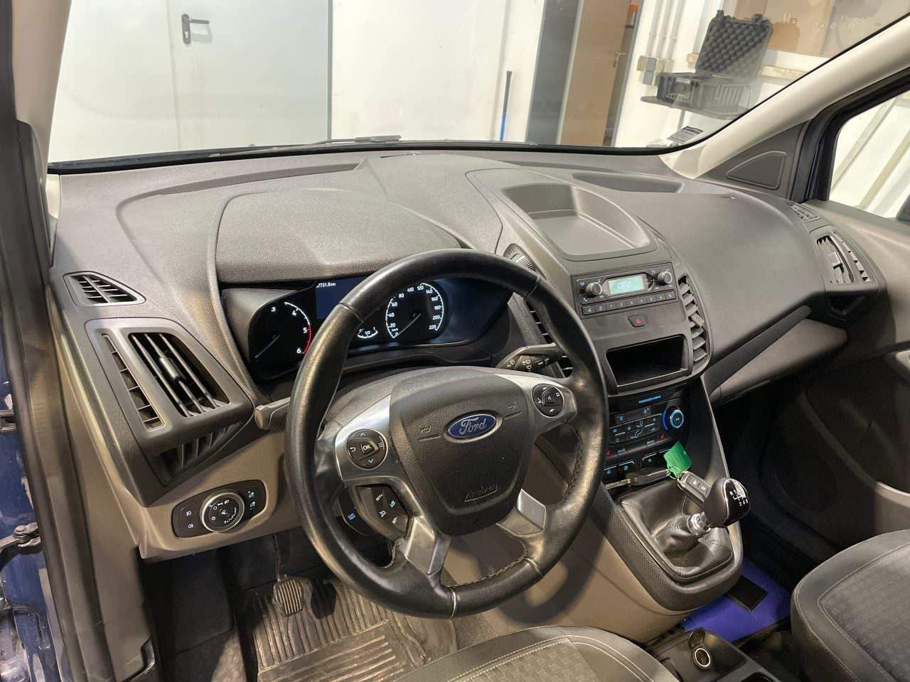 Fahrzeugabbildung Ford Transit Connect Kasten lang Trend Regalsystem!!!