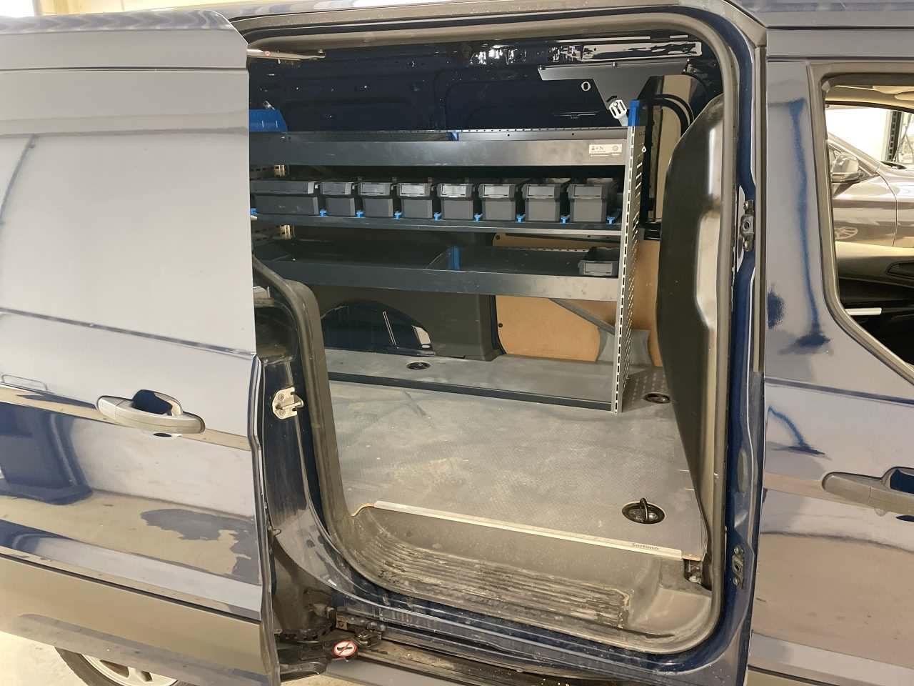 Fahrzeugabbildung Ford Transit Connect Kasten lang Trend Regalsystem!!!
