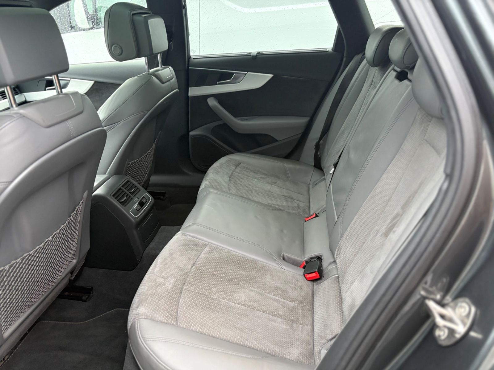 Fahrzeugabbildung Audi A4 Avant S line Panorama Head-Up Matrix Virtual