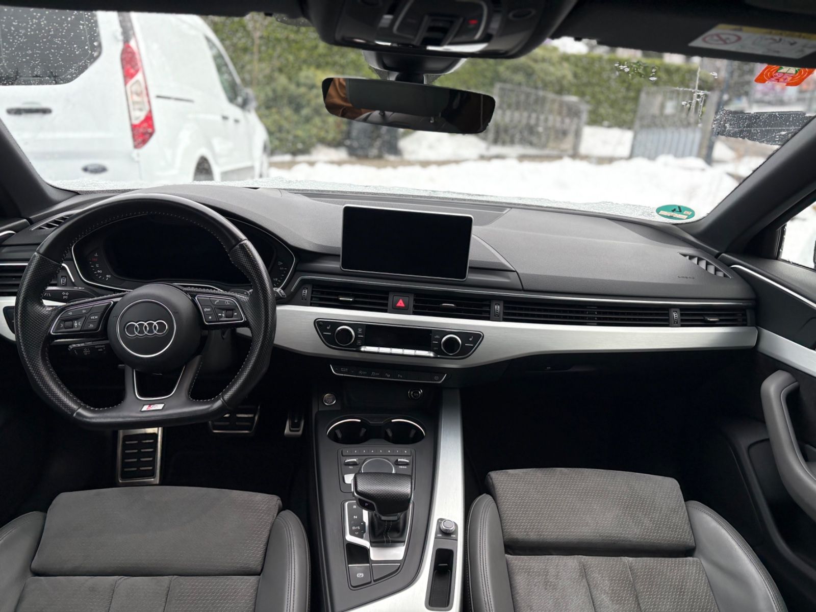 Fahrzeugabbildung Audi A4 Avant S line Panorama Head-Up Matrix Virtual