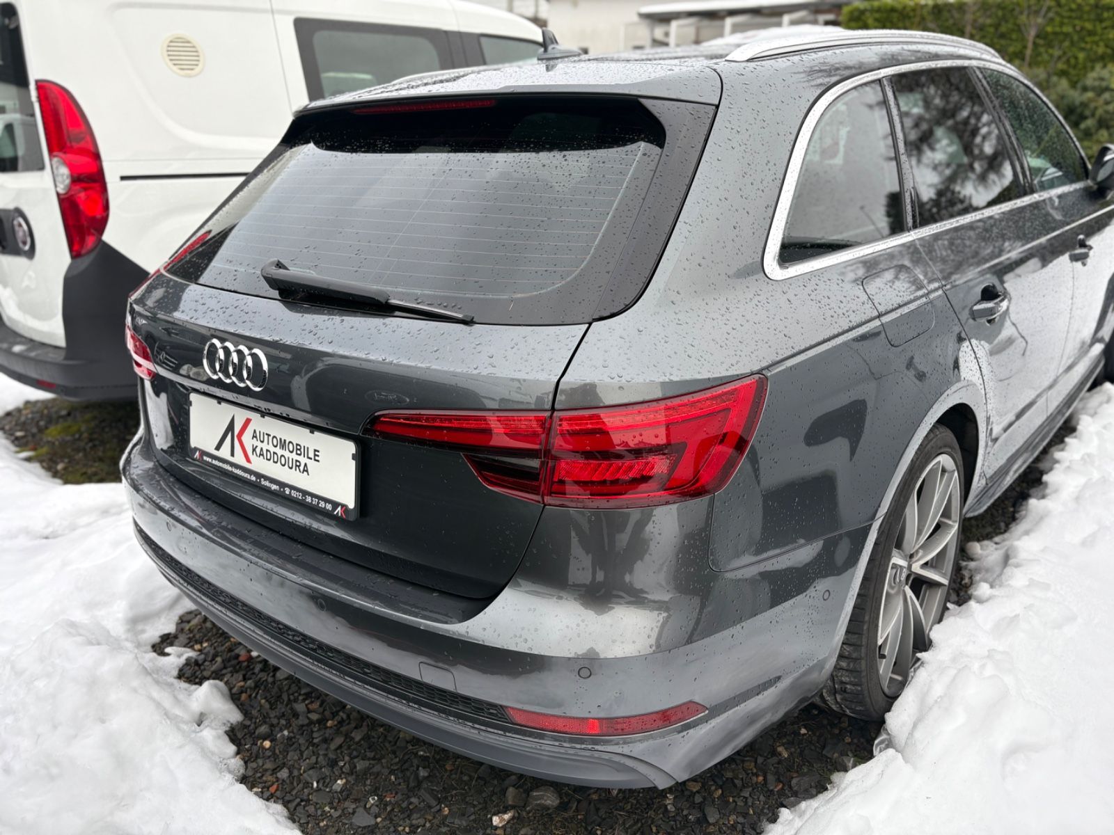 Fahrzeugabbildung Audi A4 Avant S line Panorama Head-Up Matrix Virtual
