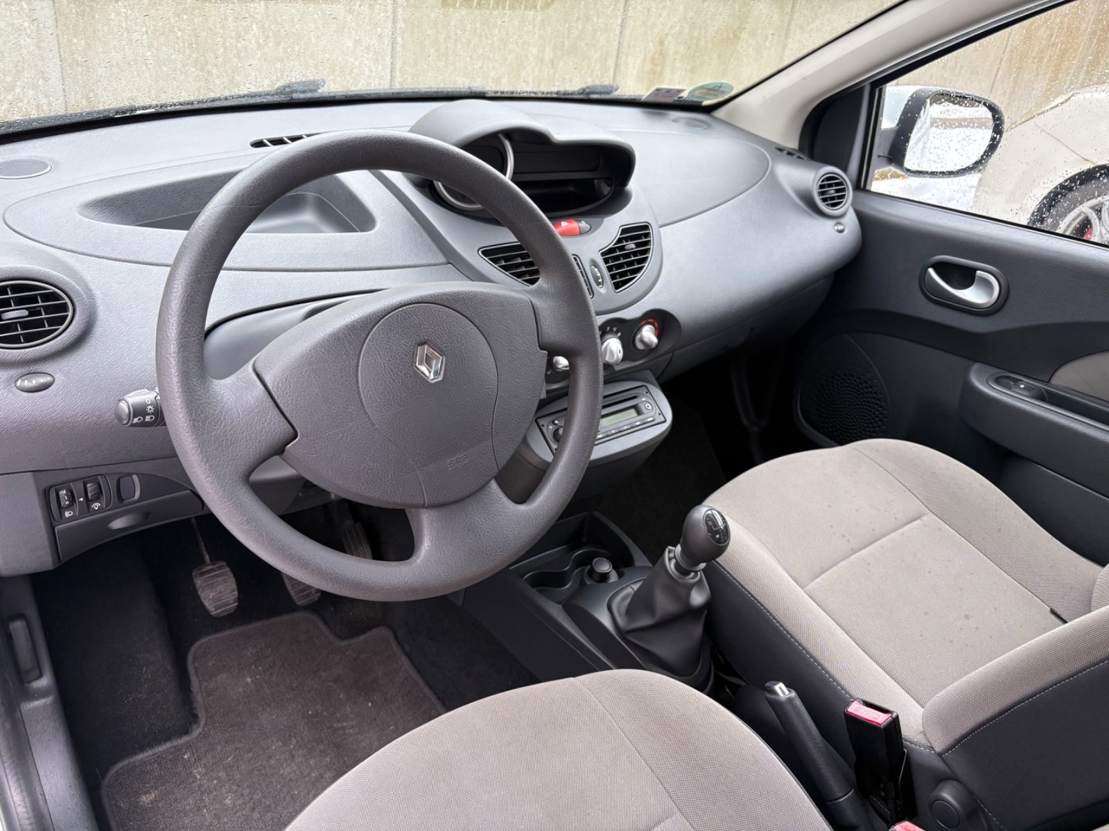 Fahrzeugabbildung Renault Twingo Authentique Faltdach CD Servo ZV 1. HAND