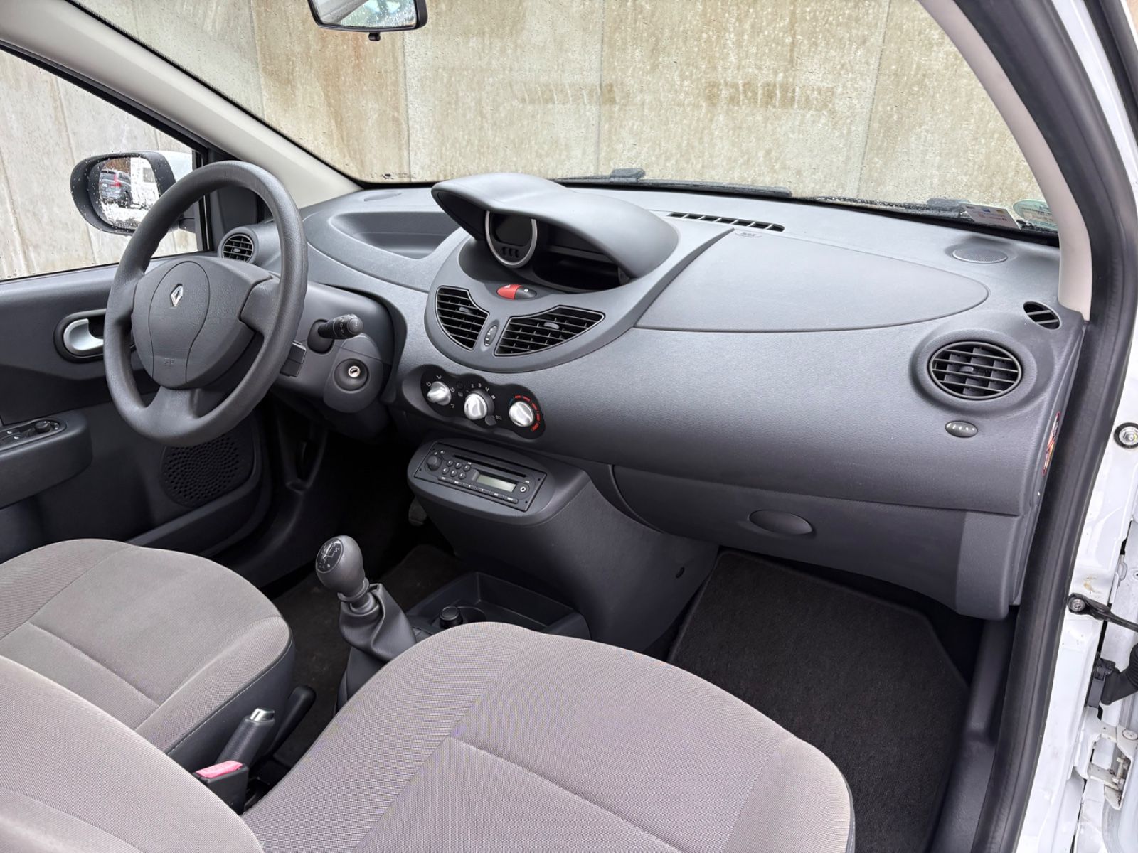 Fahrzeugabbildung Renault Twingo Authentique Faltdach CD Servo ZV 1. HAND