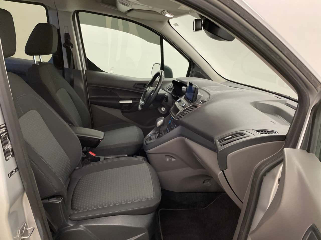 Fahrzeugabbildung Ford Transit Connect Kombi lang Trend Aut. Kamera PDC