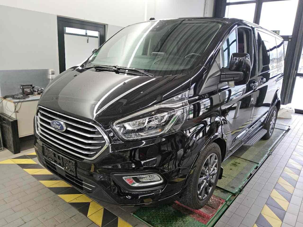 Ford Tourneo Custom 320 L1 Titanium X Standhzg. AHK