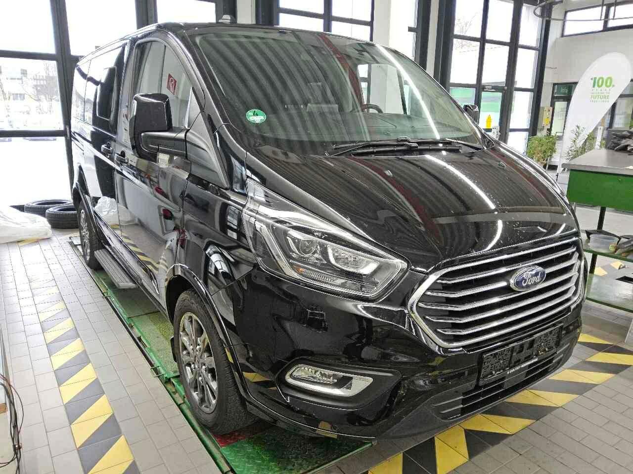 Fahrzeugabbildung Ford Tourneo Custom 320 L1 Titanium X Standhzg. AHK