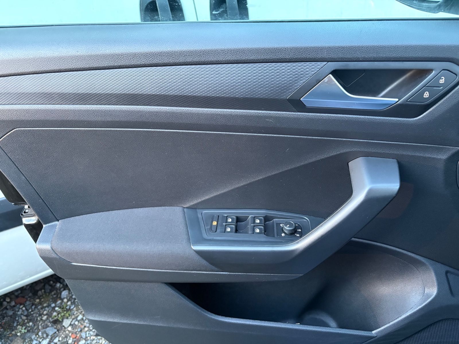 Fahrzeugabbildung Volkswagen T-Roc Apple Carplay Android Auto PDC vorn+hinten