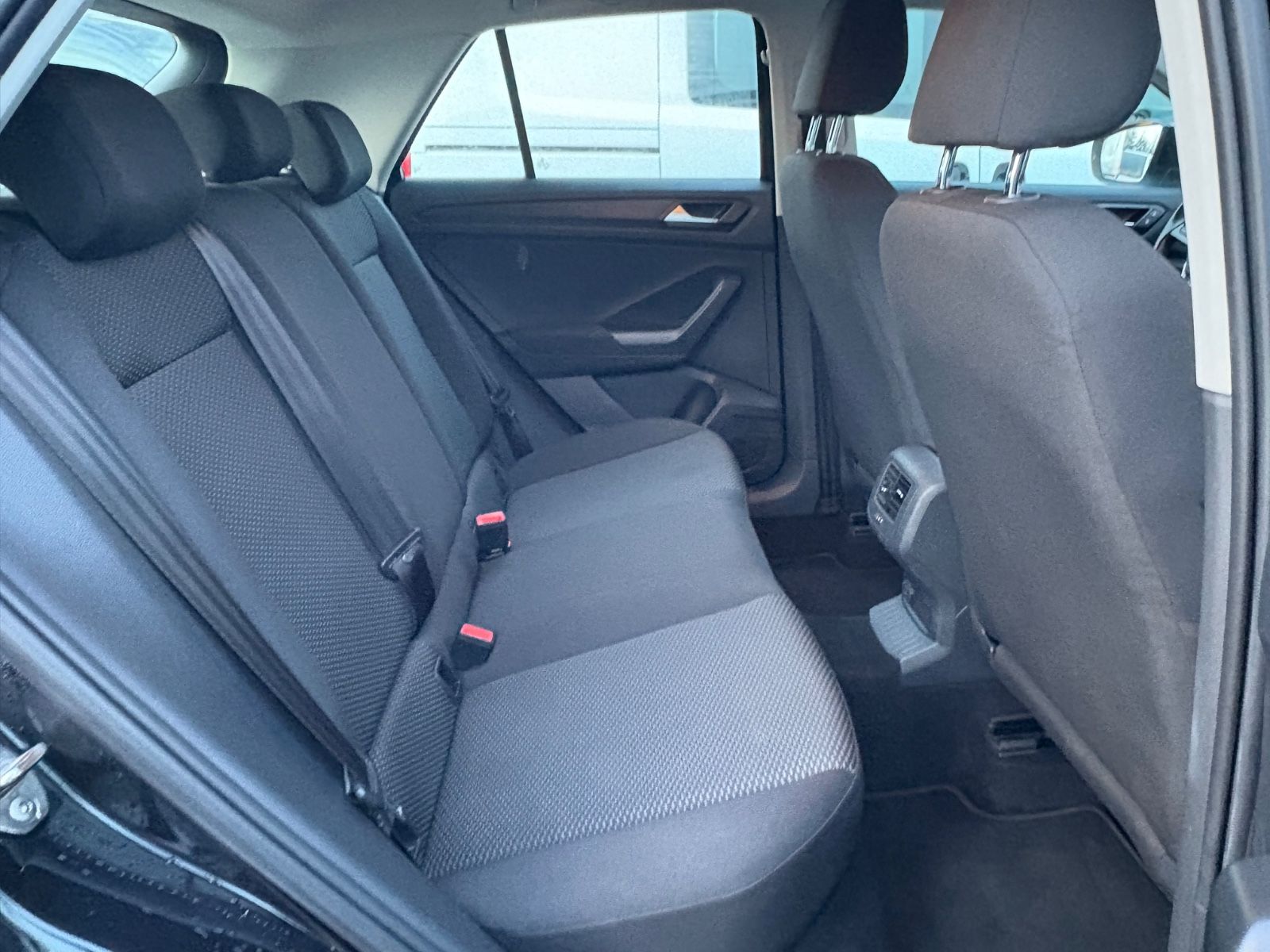 Fahrzeugabbildung Volkswagen T-Roc Apple Carplay Android Auto PDC vorn+hinten