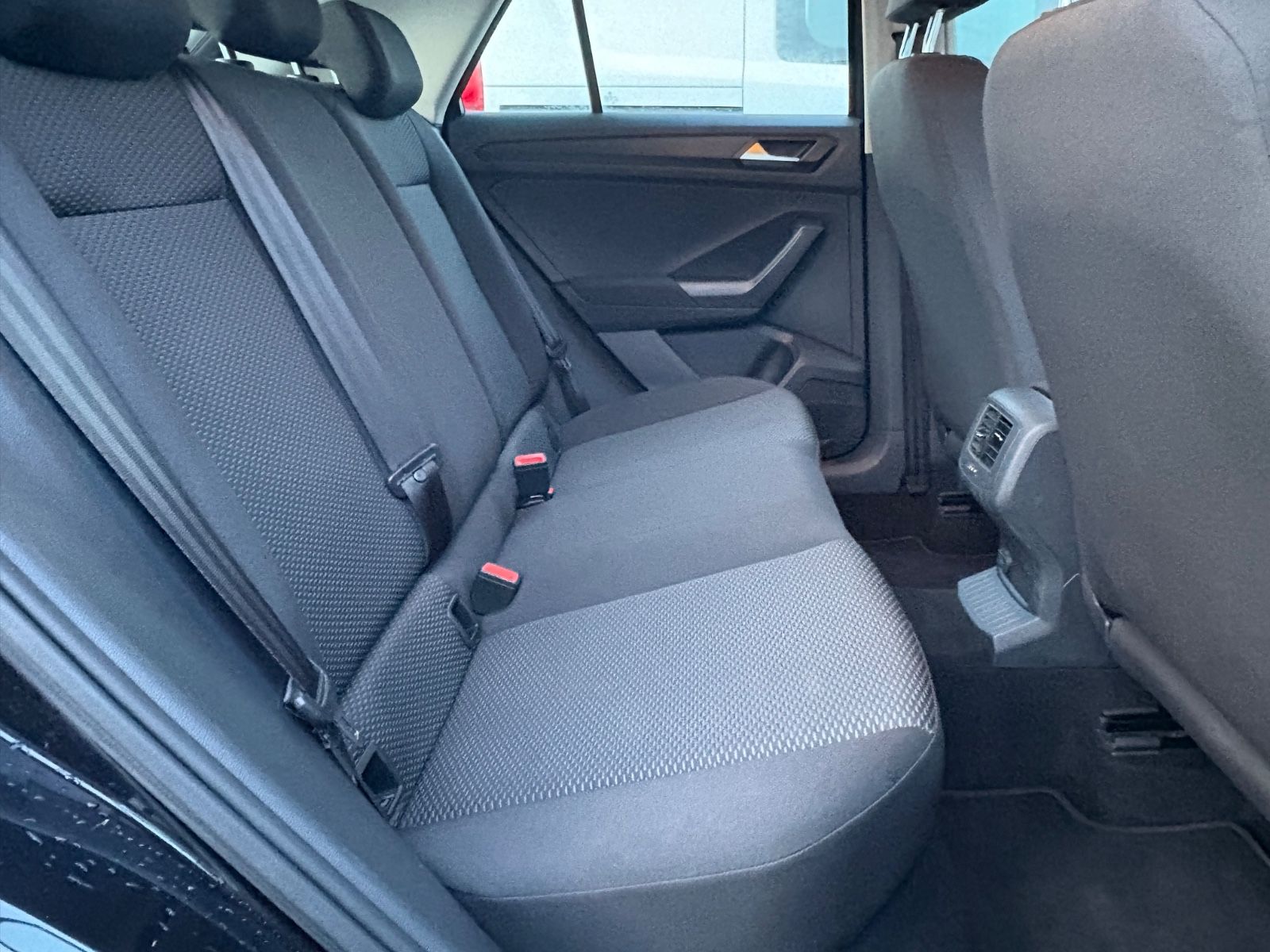 Fahrzeugabbildung Volkswagen T-Roc Apple Carplay Android Auto PDC vorn+hinten