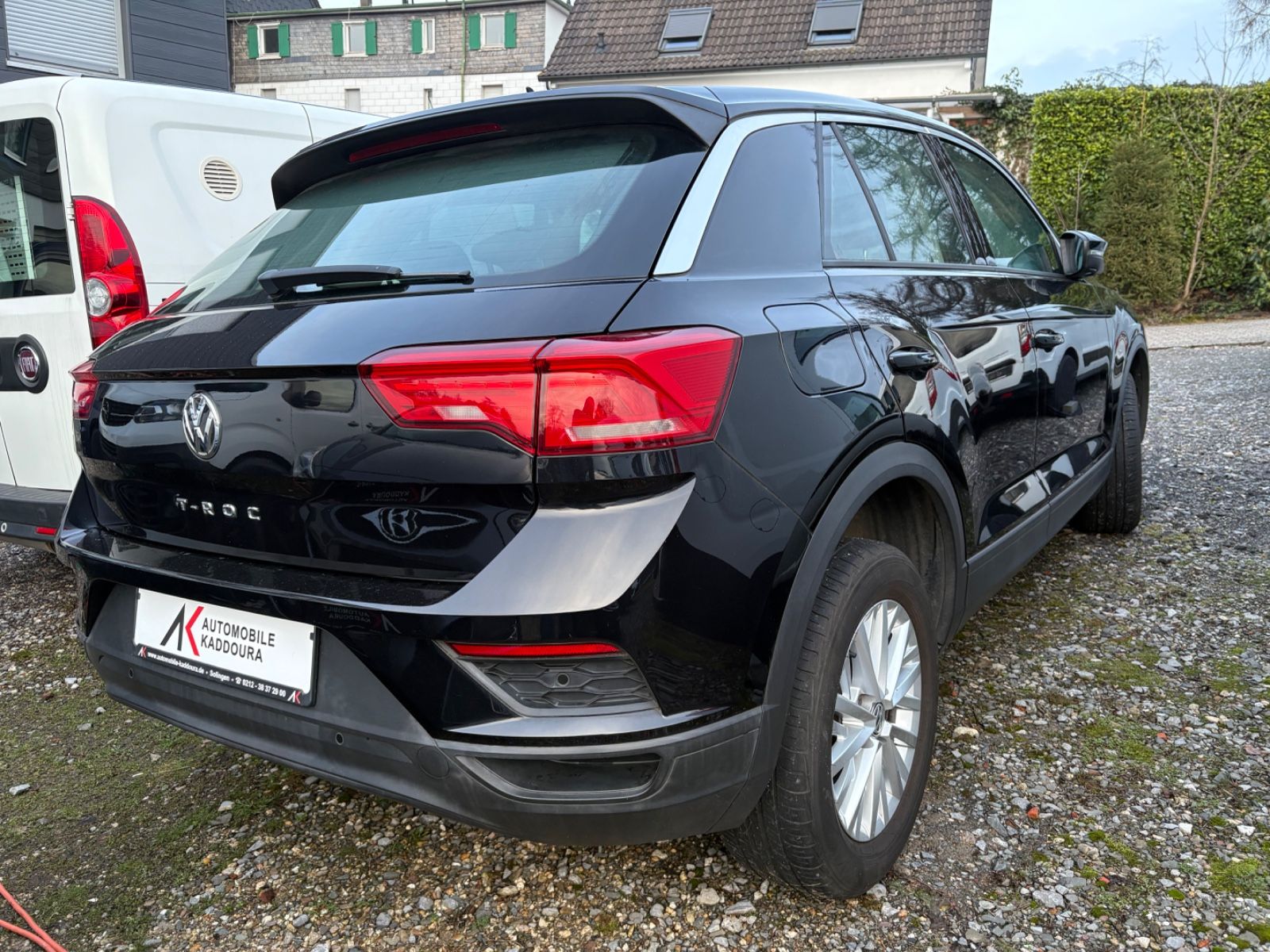 Fahrzeugabbildung Volkswagen T-Roc Apple Carplay Android Auto PDC vorn+hinten