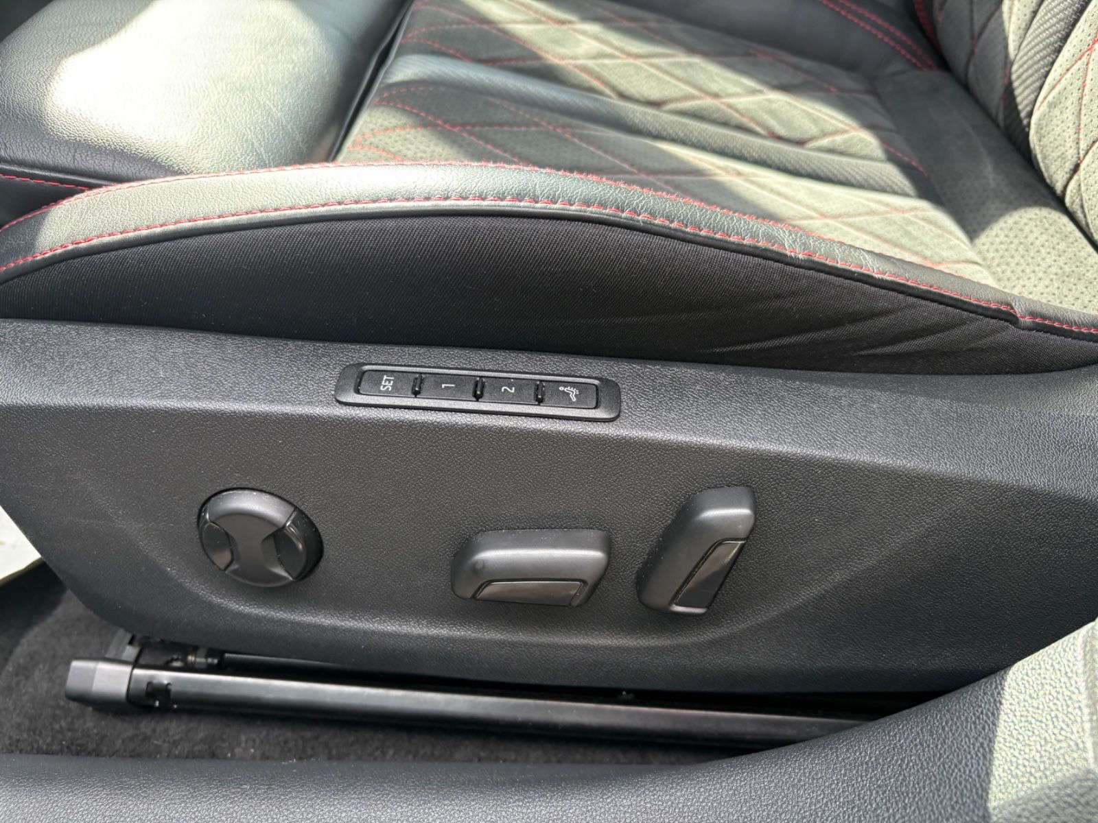 Fahrzeugabbildung SKODA Octavia Combi RS 4x4 Vollausstattung