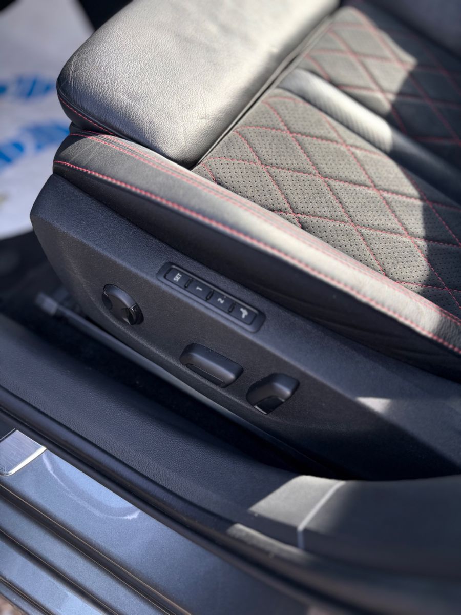 Fahrzeugabbildung SKODA Octavia Combi RS 4x4 Vollausstattung