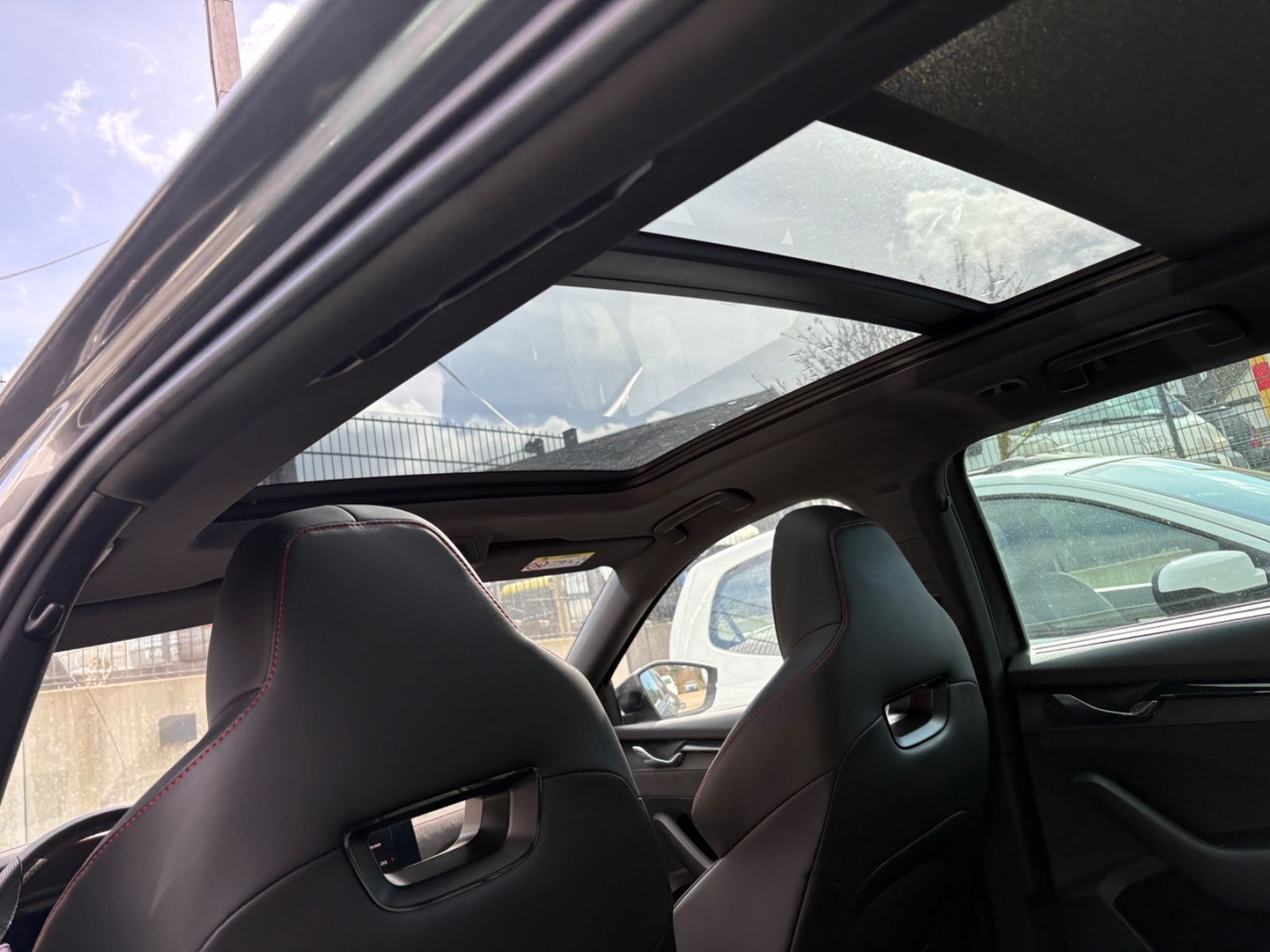 Fahrzeugabbildung SKODA Octavia Combi RS 4x4 Vollausstattung