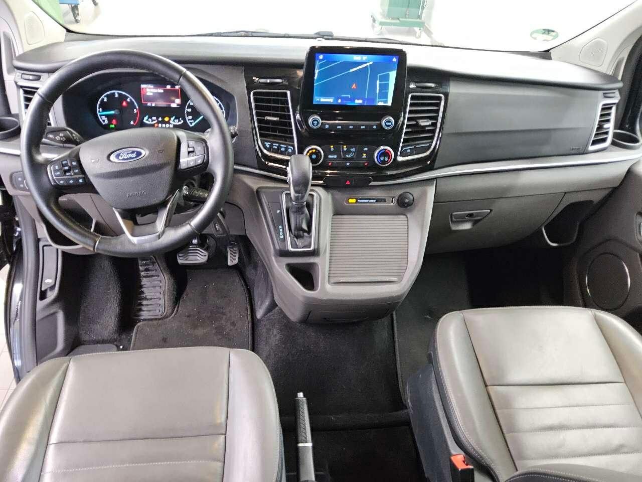 Fahrzeugabbildung Ford Tourneo Custom 320 L1 Titanium X Standhzg. AHK