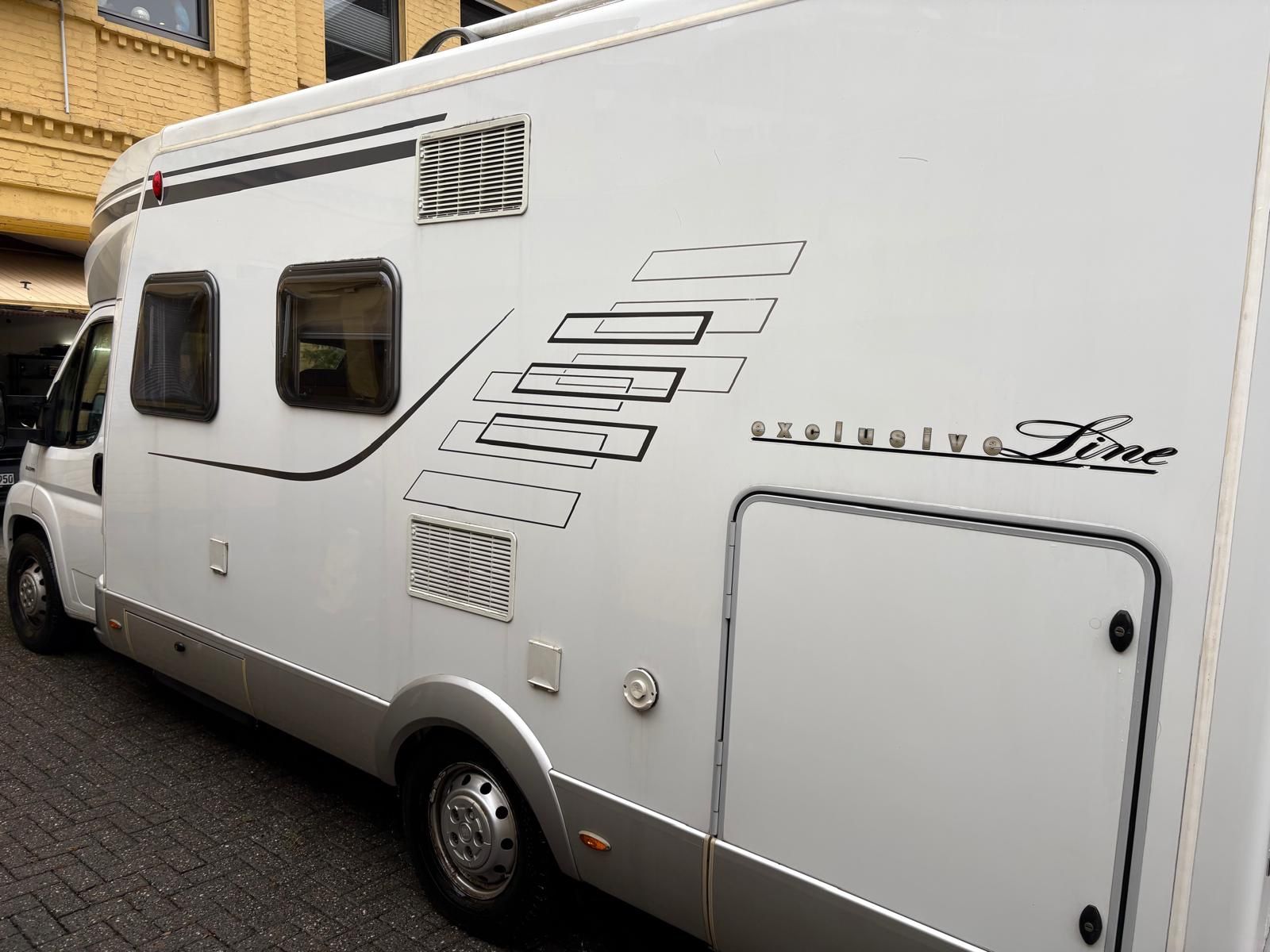Fahrzeugabbildung HYMER / ERIBA / HYMERCAR Tramp 614 CL 2x2 Klima VORZELT 3,5to Dusche AHK