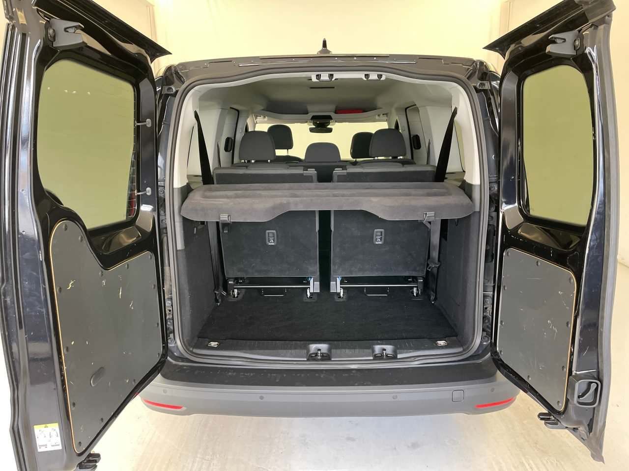 Fahrzeugabbildung Volkswagen Caddy Maxi 7-Sitzer Navi Sitzheizung Virtual PDC