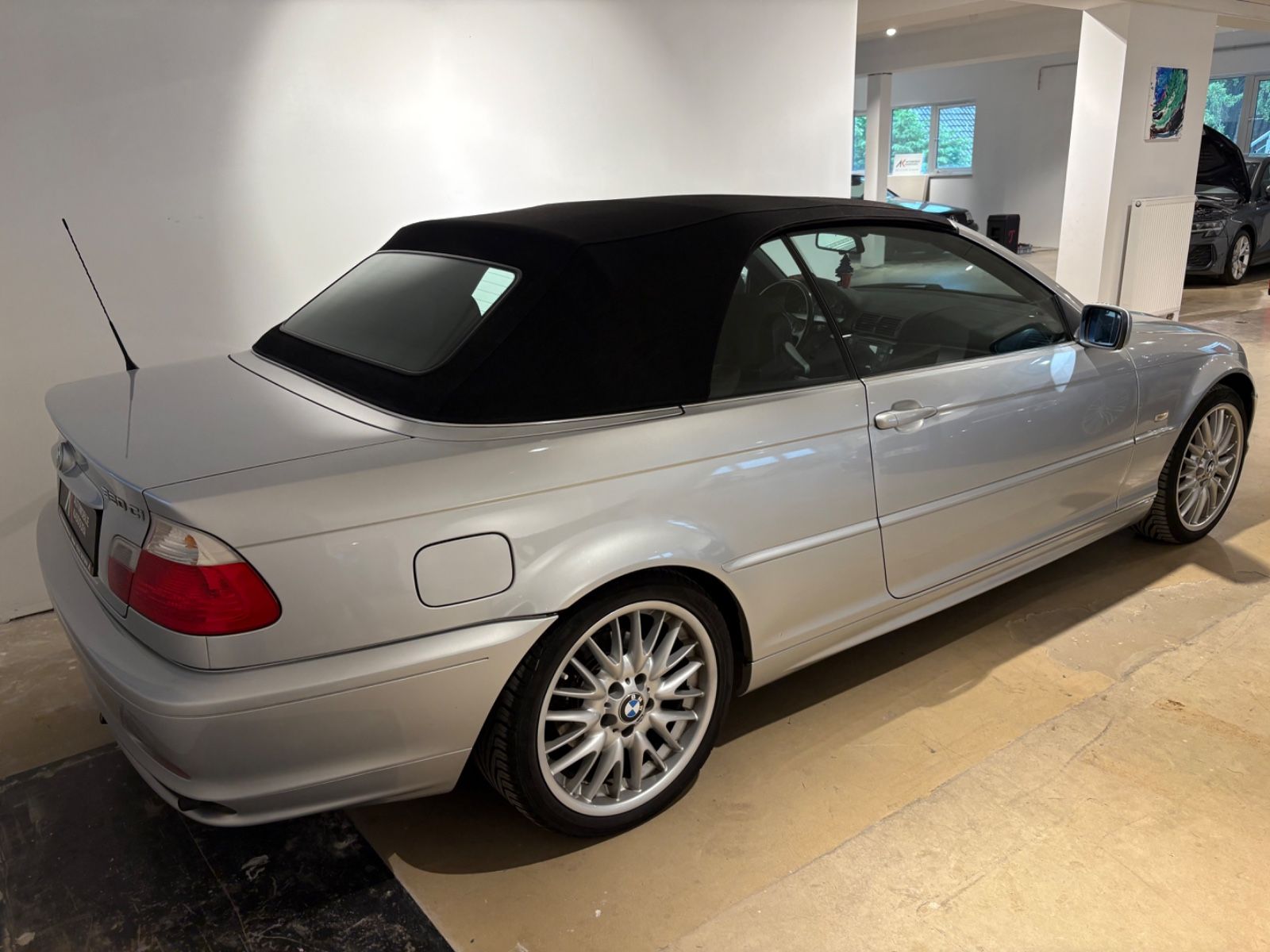 Fahrzeugabbildung BMW 320 Cabrio Navi Xenon Leder Klimaautomatik PDC