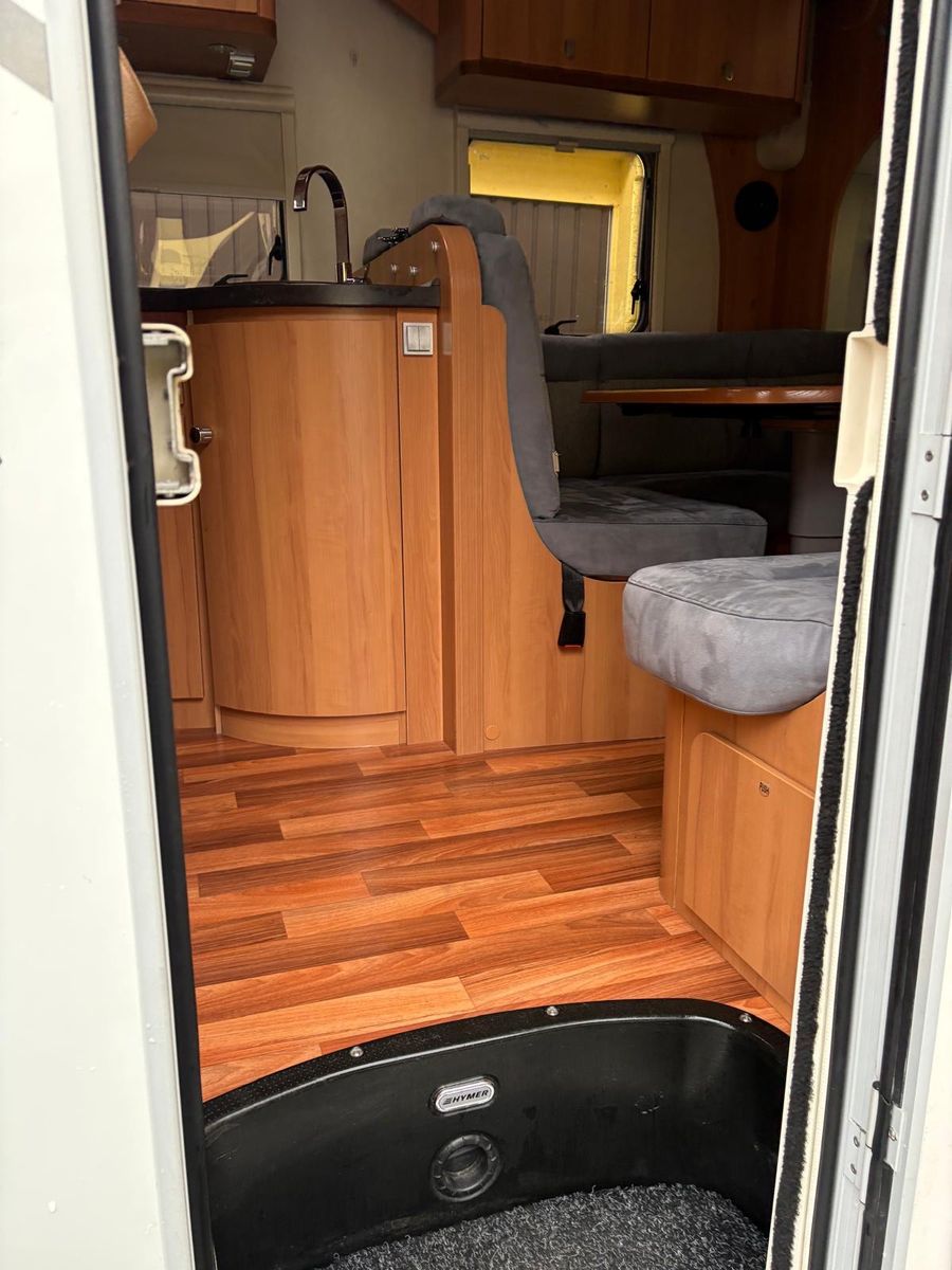 Fahrzeugabbildung HYMER / ERIBA / HYMERCAR Tramp 614 CL 2x2 Klima VORZELT 3,5to Dusche AHK