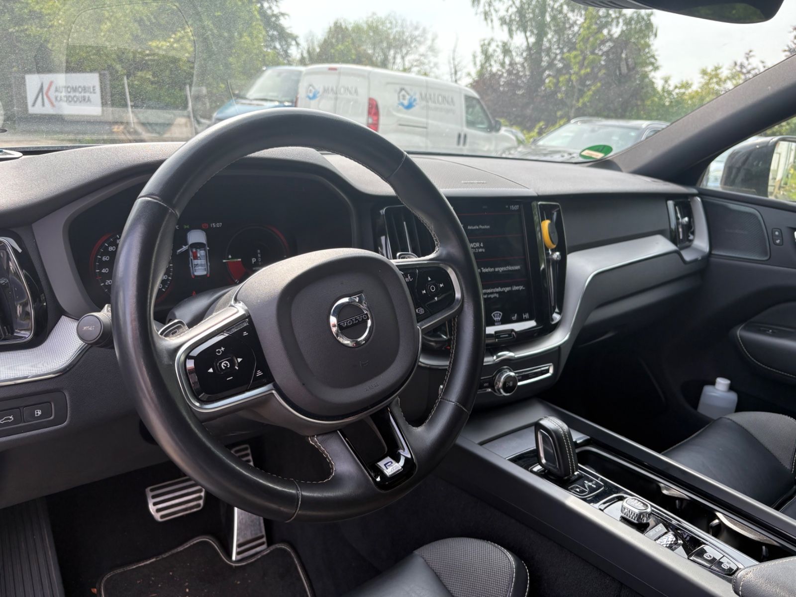 Fahrzeugabbildung Volvo XC60 T8 R Design AWD 21Zoll PANO HeadUp POLESTAR