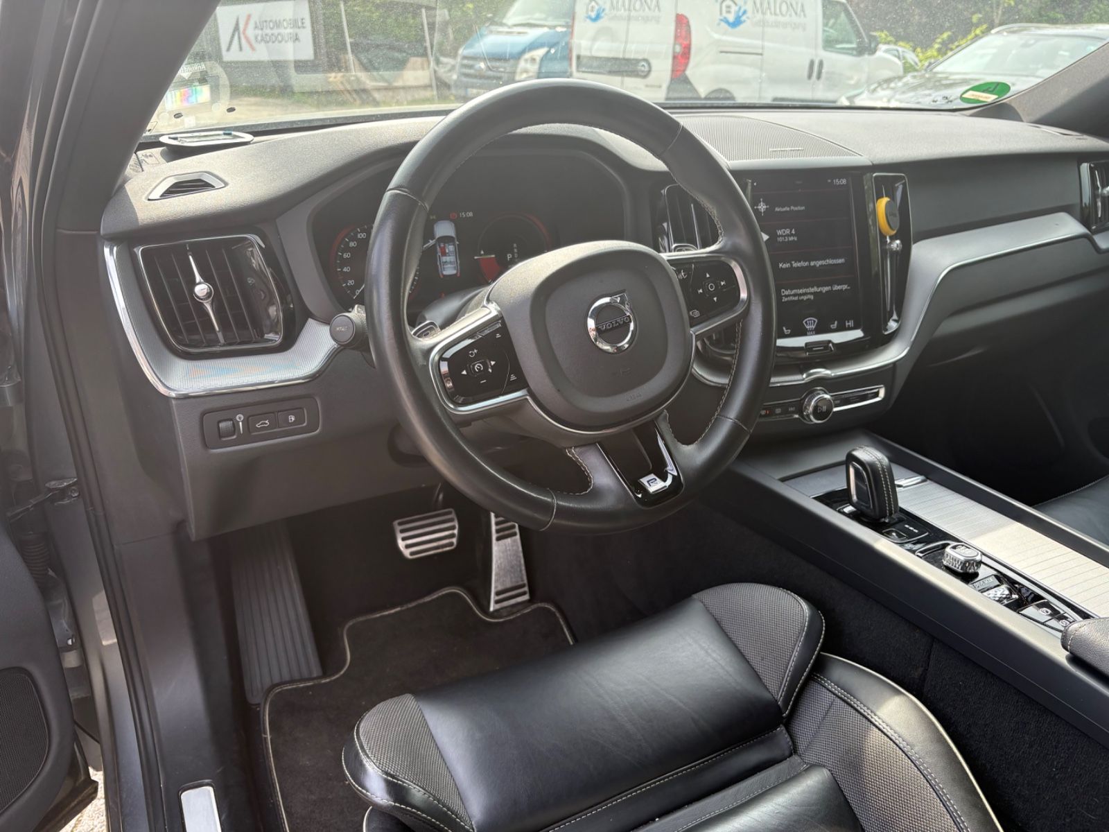 Fahrzeugabbildung Volvo XC60 T8 R Design AWD 21Zoll PANO HeadUp POLESTAR