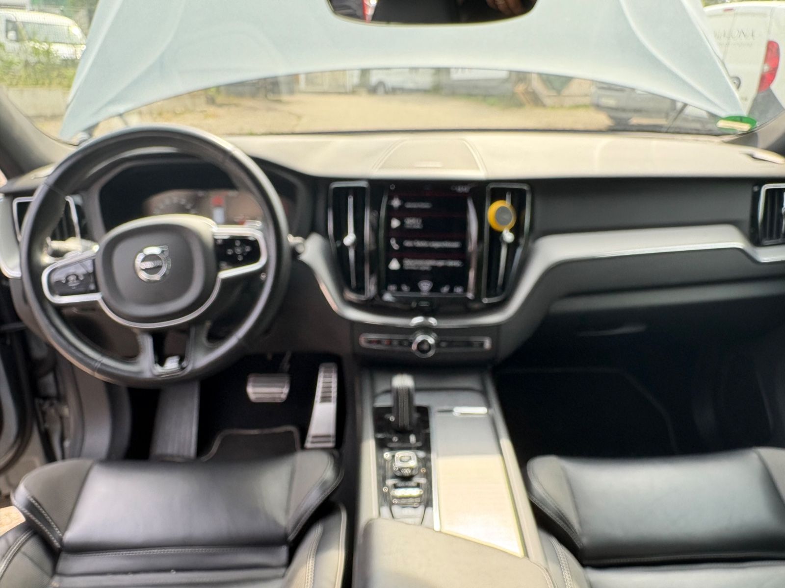 Fahrzeugabbildung Volvo XC60 T8 R Design AWD 21Zoll PANO HeadUp POLESTAR
