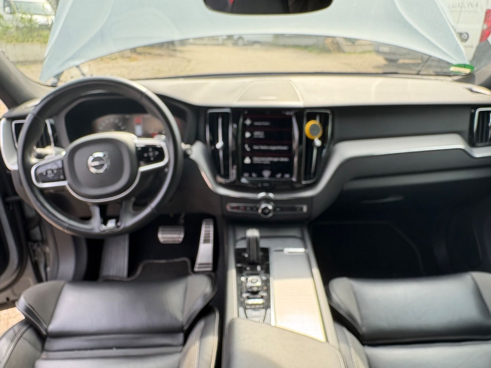 Fahrzeugabbildung Volvo XC60 T8 R Design AWD 21Zoll PANO HeadUp POLESTAR